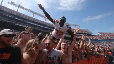 The Most Talked About Fan Moments Caught on Camera in 2027